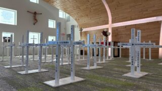 Cristo Rey St. Martin College Prep will be hosting the Immigrant Crosses traveling exhibit this week, October 19 thru the 23rd. 

Sponsored by Priests for Justice for Immigrants and Sisters and Brothers of Immigrants, each of the more than 100 crosses in the exhibit is hand painted with the name of a person who has died in immigration custody or during an enforcement action since 2020. 

CRSM families are invited to view the exhibit Tues., Wed. or Thurs., 8am-3:30pm.  The general public is invited Wed., 10/21, 5-7pm. 

Please note these times have changed since an earlier post.

Cristo Rey St. Martin College Prep albergará la exposición itinerante Cruces de Inmigrantes esta semana, del 19 al 23 de octubre. 

Patrocinada por las organizaciones Priests for Justice for Immigrants y Sisters and Brothers of Immigrants, cada una de las más de 100 cruces de la muestra está pintada a mano con el nombre de una persona que falleció bajo custodia migratoria o durante una operación de control migratorio desde el año 2020. 

Se invita a las familias de CRSM a visitar la exposición el martes, miércoles o jueves, de 8:00am a 3:30pm. El público en general está invitado el miércoles, 10/21, de 5:00pm a 7:00pm. 

Ten en cuenta que estos horarios han cambiado respecto a una publicación anterior.